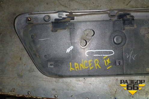 Накладка крышки багажника (MR379016) для Mitsubishi Lancer-9  с 2003-2008г (Лансер)