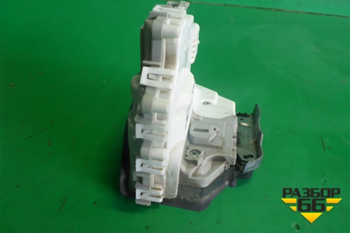 Замок двери передней правой (8X1837016C) для Audi A4 (В9) с 2015г (А4)