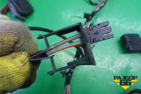 Проводка двери задней правой (YMM502621) для Land Rover Discovery 3 с 2004-2009г (Дискавери)