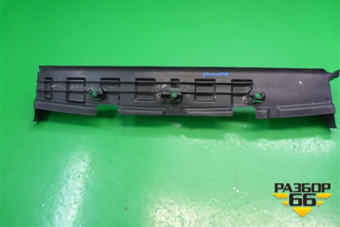 Дефлектор радиатора верхний (DXJ500100) для Land Rover Discovery 3 с 2004-2009г (Дискавери)