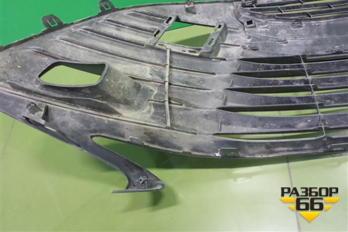 Решетка в передний бампер центральная (до 2020г) (5311333110) для Toyota Camry V70 с 2017г (Камри)