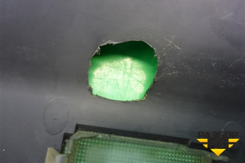 Накладка внутренняя (левая на замок бардачка) (504279307) для Iveco Stralis с 2007г (Стралис)