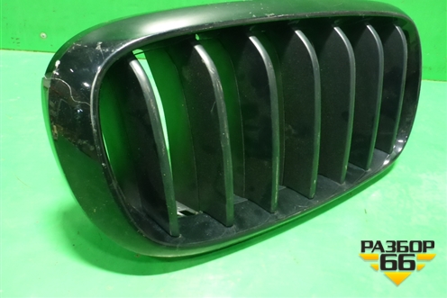 Решетка радиатора правая (7316076) для BMW X5 F15 с 2013г (Х5 Ф15)