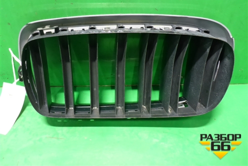 Решетка радиатора правая (7316076) для BMW X5 F15 с 2013г (Х5 Ф15)