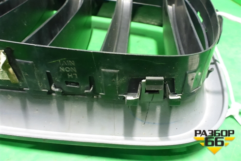 Решетка радиатора левая (7316075) для BMW X5 F15 с 2013г (Х5 Ф15)