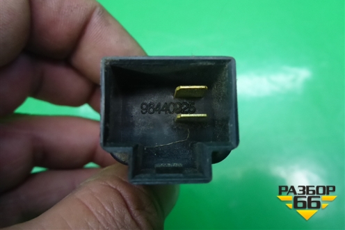 Датчик включения стопсигнала (96440925) для Chevrolet Rezzo с 2003г (Резо)