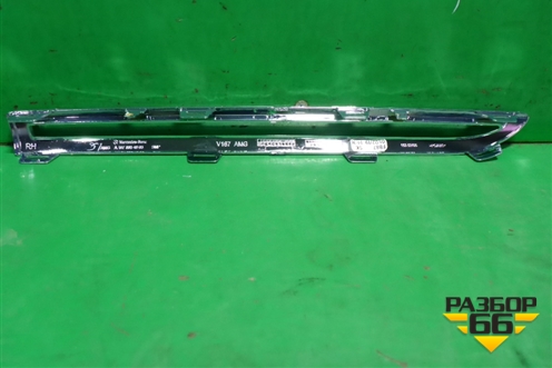 Накладка на решетку радиатора (правая) (A1678854803) для Mercedes Benz GLE-Klass V167 с 2018г (ГЛЕ)