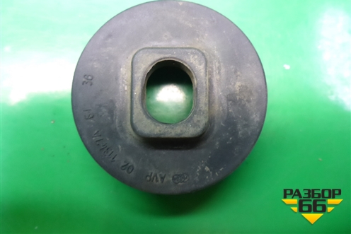 Подушка радиатора (8K0121276A) для Audi Q3 с 2011-2018г (Ку 3)