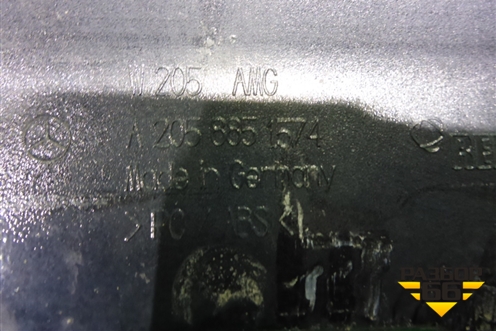 Накладка переднего бампера центральная (крашеная) (A2058851574) для Mercedes Benz C-Klass W205 с 2014г (Ц)