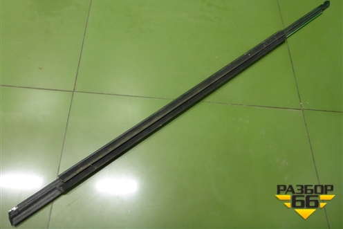 Уплотнитель стекла двери передней правой (A2137200224) для Mercedes Benz E-Klass W213 с 2016г (Е)