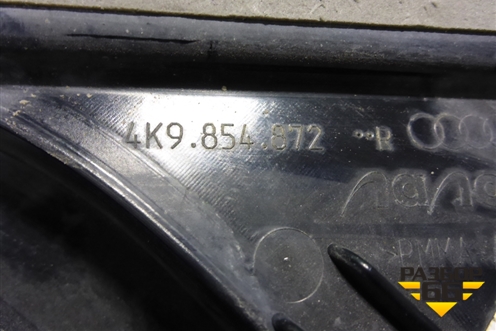 Накладка двери багажника (правая) (4K98548725FQ) для Audi A6 (C8) с 2018г (А6)