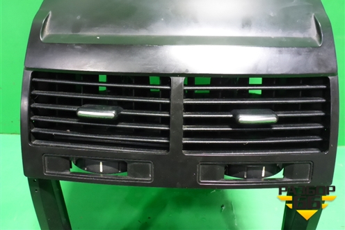 Дефлектор воздушный центральный (7L6819727) для Volkswagen Touareg c 2002-2010г (Туарег)