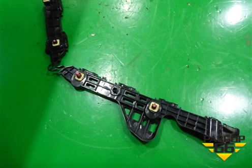 Кронштейн заднего бампера левый (5257633130) для Toyota Camry V70 с 2017г (Камри)