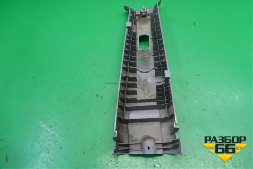 Обшивка стойки центральная верхняя левая (858223E000) для Kia Sorento I с 2002-2011г (Соренто 1)