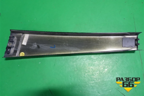 Накладка стойки (центральной левая) для Volkswagen Touareg c 2002-2010г (Туарег)