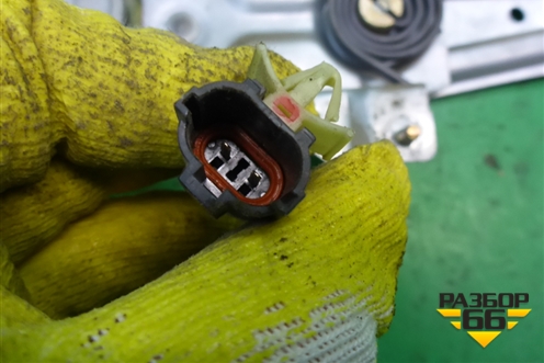 Стеклоподъёмник электрический задний правый для Kia Sorento I с 2002-2011г (Соренто 1)