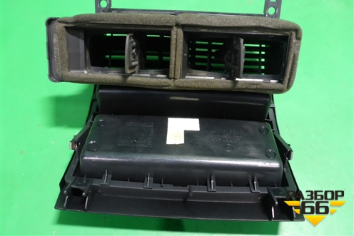 Дефлектор воздушный центральный (7L6819727) для Volkswagen Touareg c 2002-2010г (Туарег)