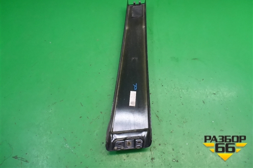 Накладка стойки (центральной правая) (7L6853318D) для Volkswagen Touareg c 2002-2010г (Туарег)