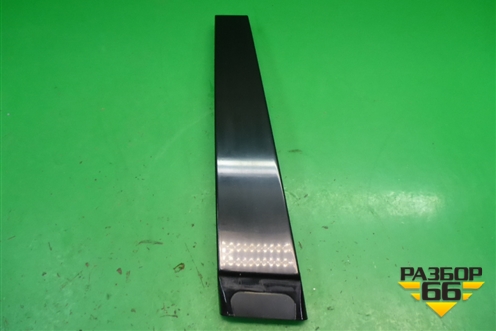 Накладка стойки (центральной правая) (7L6853318D) для Volkswagen Touareg c 2002-2010г (Туарег)