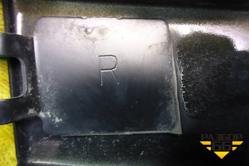 Накладка стойки (центральной правая) (7L6853318D) для Volkswagen Touareg c 2002-2010г (Туарег)