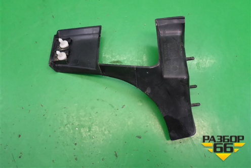 Накладка декоративная (на петлю двери багажника левая) (7L6867437E) для Volkswagen Touareg c 2002-2010г (Туарег)