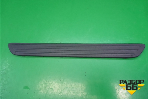 Накладка порога внутренняя (задняя) (7P0853656) для Volkswagen Touareg с 2010-2018г (Туарег)