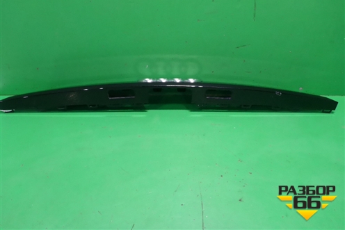 Накладка двери багажника (4M8853236) для Audi Q8 с 2018г (Ку 8)