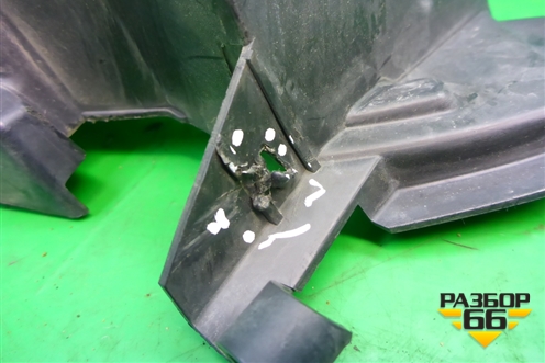 Воздуховод радиатора левый (верхний) (A1178880138) для Mercedes Benz CLA C117 с 2013г (ЦЛА)