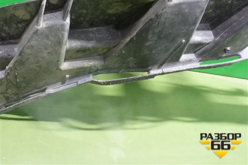 Кронштейн переднего бампера центральный (A2138852500) для Mercedes Benz E-Klass W213 с 2016г (Е)