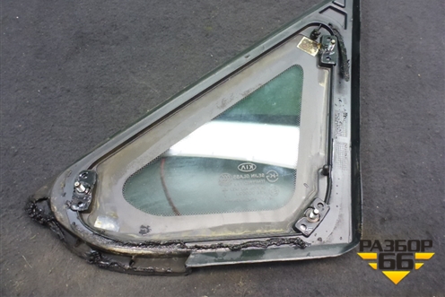 Стекло глухое правое переднее для Kia Carens с 2006-2012г (Каренс 2)