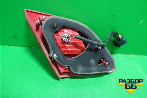 Фонарь задний внутренний правый (9678059780) для Peugeot 408 с 2012г