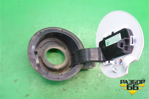 Лючок бензобака для Peugeot 408 с 2012г