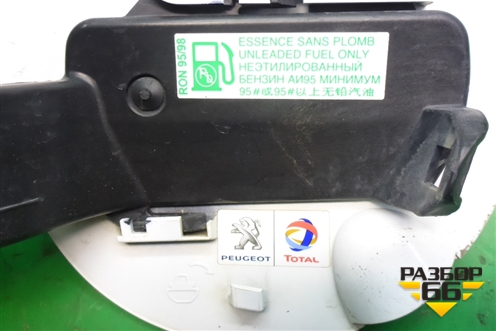 Лючок бензобака для Peugeot 408 с 2012г