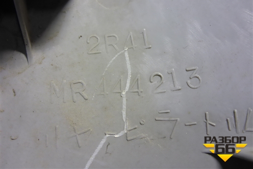Обшивка стойки задняя верхняя левая (MR444213) для Mitsubishi Lancer-9  с 2003-2008г (Лансер)