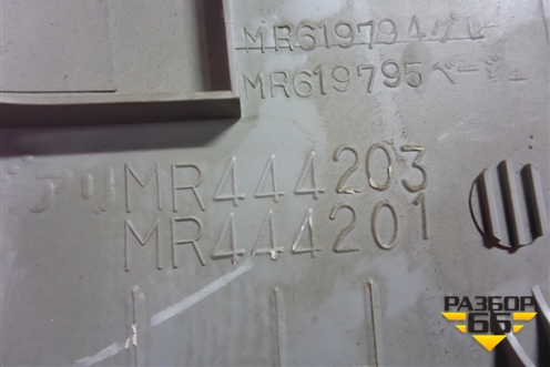 Обшивка стойки центральная верхняя левая (MR444203) для Mitsubishi Lancer-9  с 2003-2008г (Лансер)