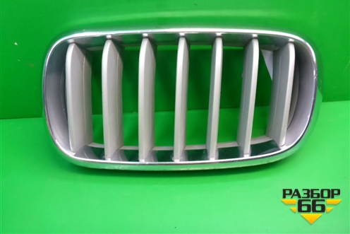 Решетка радиатора левая (7316075) для BMW X5 F15 с 2013г (Х5 Ф15)