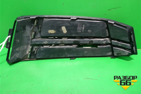 Решетка в передний бампер левая (S-Line) (8W0807681F) для Audi A4 (В9) с 2015г (А4)