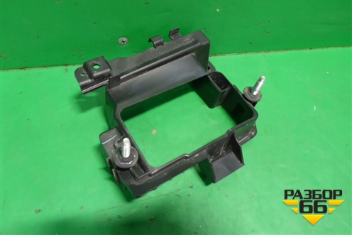 Кронштейн накладки (двери багажника левый после 2017г) (7682660110) для Toyota Land Cruiser Prado(150) с 2009г (Ленд Крузер Прадо)