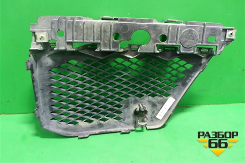 Решетка в передний бампер левая Под парктроник (A1668853922) для Mercedes Benz ML-Klass W166 c 2011г (МЛ)