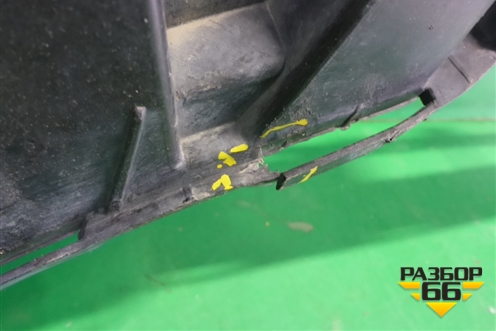 Кронштейн переднего бампера центральный (A2138852500) для Mercedes Benz E-Klass W213 с 2016г (Е)