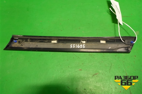 Спойлер на дверь багажника (правый на стекло) (4M0854872) (4M0854872A) для Audi Q7 c 2015г (Ку 7)