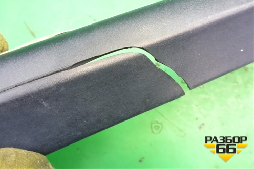 Молдинг лобового стекла левый  (A9406981162) для Mercedes Benz TRUCK Axor 2 с 2004г (Аксор)