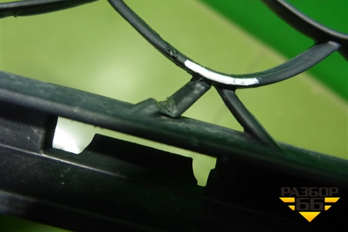 Решетка в передний бампер центральная (AMG) (A1668857822) для Mercedes Benz ML-Klass W166 c 2011г (МЛ)