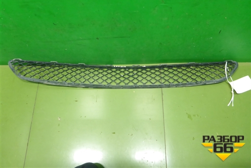 Решетка в передний бампер центральная (AMG) (A1668857822) для Mercedes Benz ML-Klass W166 c 2011г (МЛ)