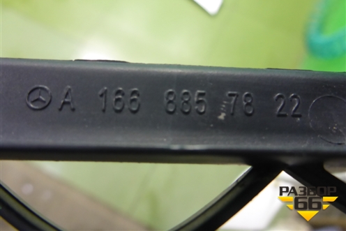 Решетка в передний бампер центральная (AMG) (A1668857822) для Mercedes Benz ML-Klass W166 c 2011г (МЛ)