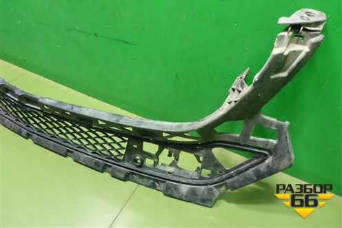 Кронштейн переднего бампера центральный (под парктроник) (A1668853965) для Mercedes Benz GLS-Klass X166 с 2015г (ГЛС)