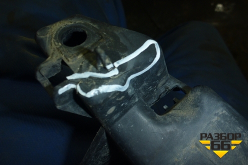 Кронштейн заднего бампера левый (5 дверный кузов) для Peugeot 207 с 2006-2015г