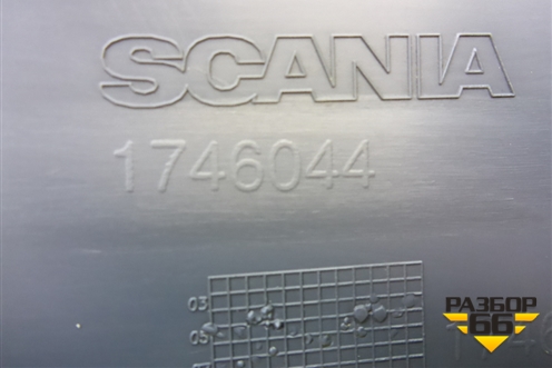 Обшивка стойки центральная левая (1746044) для Scania 5 P Series с 2004-2016г