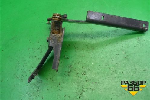 Петля капота левая  (нижняя) (1727263) для Scania 5 P Series с 2004-2016г