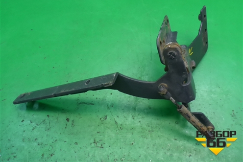 Петля капота левая  (нижняя) (1727263) для Scania 5 P Series с 2004-2016г